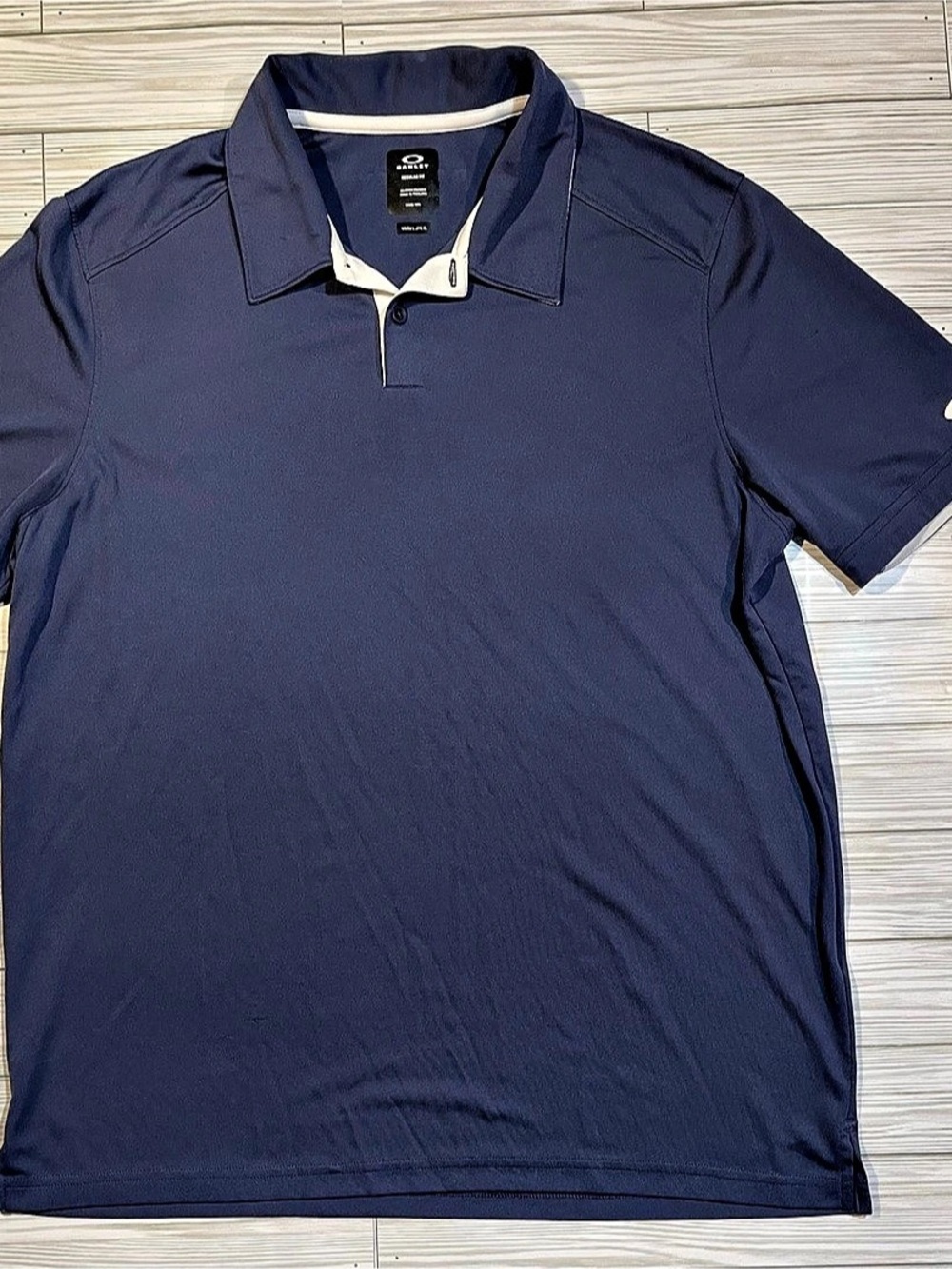 Oakley Men's Polo Shirt in Blue Size Large